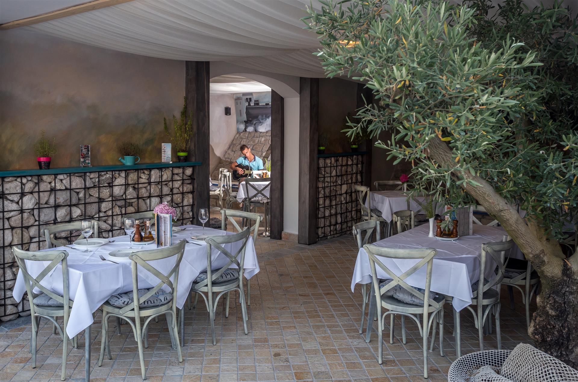 Perla Group Montenegro | Таверна Ciro